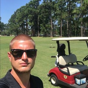 Meet your Posher, Corey